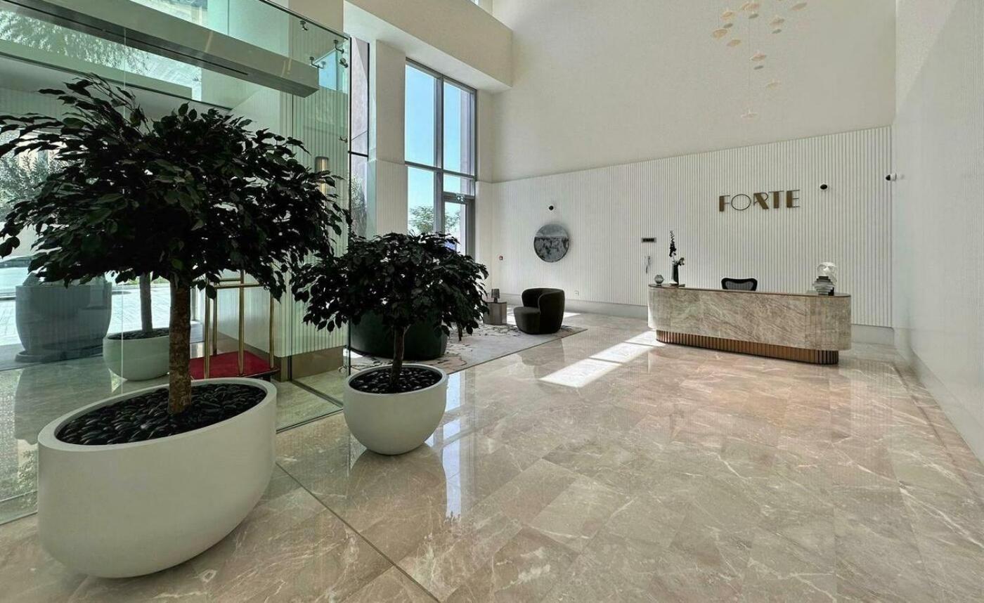 Apartment Modern 1 Bedroom With Sea View - Minutes To Mall, Downtown