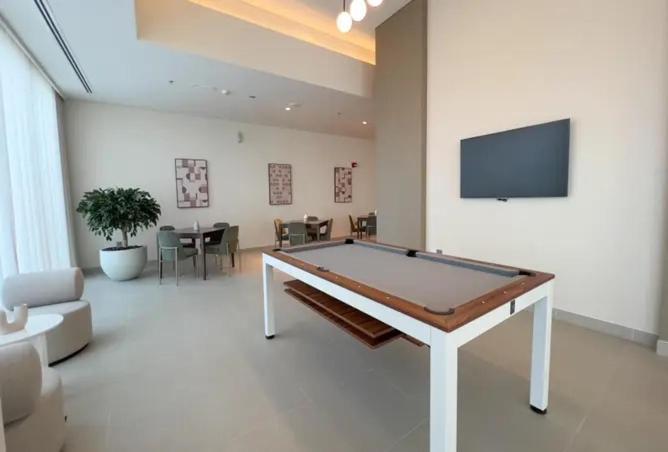 Modern 1 Bedroom With Sea View - Minutes To Mall, Downtown Apartment