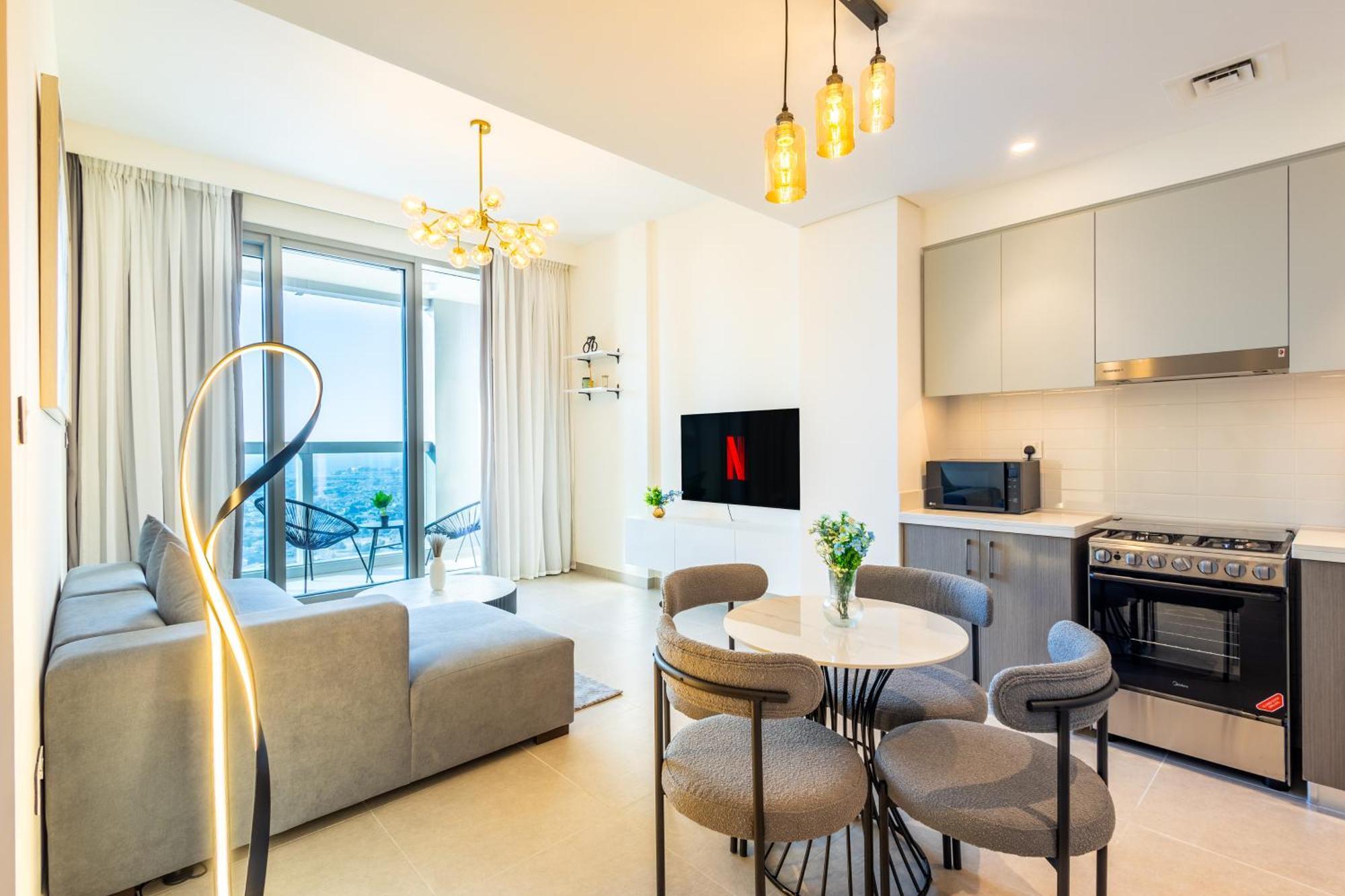 Modern 1 Bedroom With Sea View - Minutes To Mall, Downtown Apartment Dubai