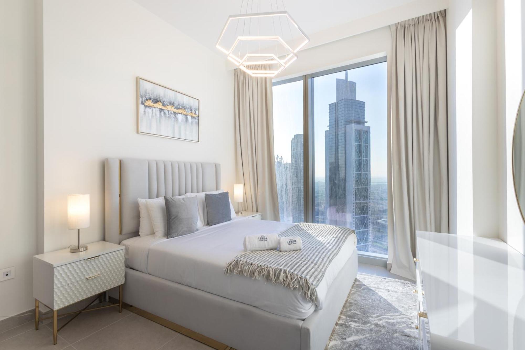 Apartment Modern 1 Bedroom With Sea View - Minutes To Mall, Downtown