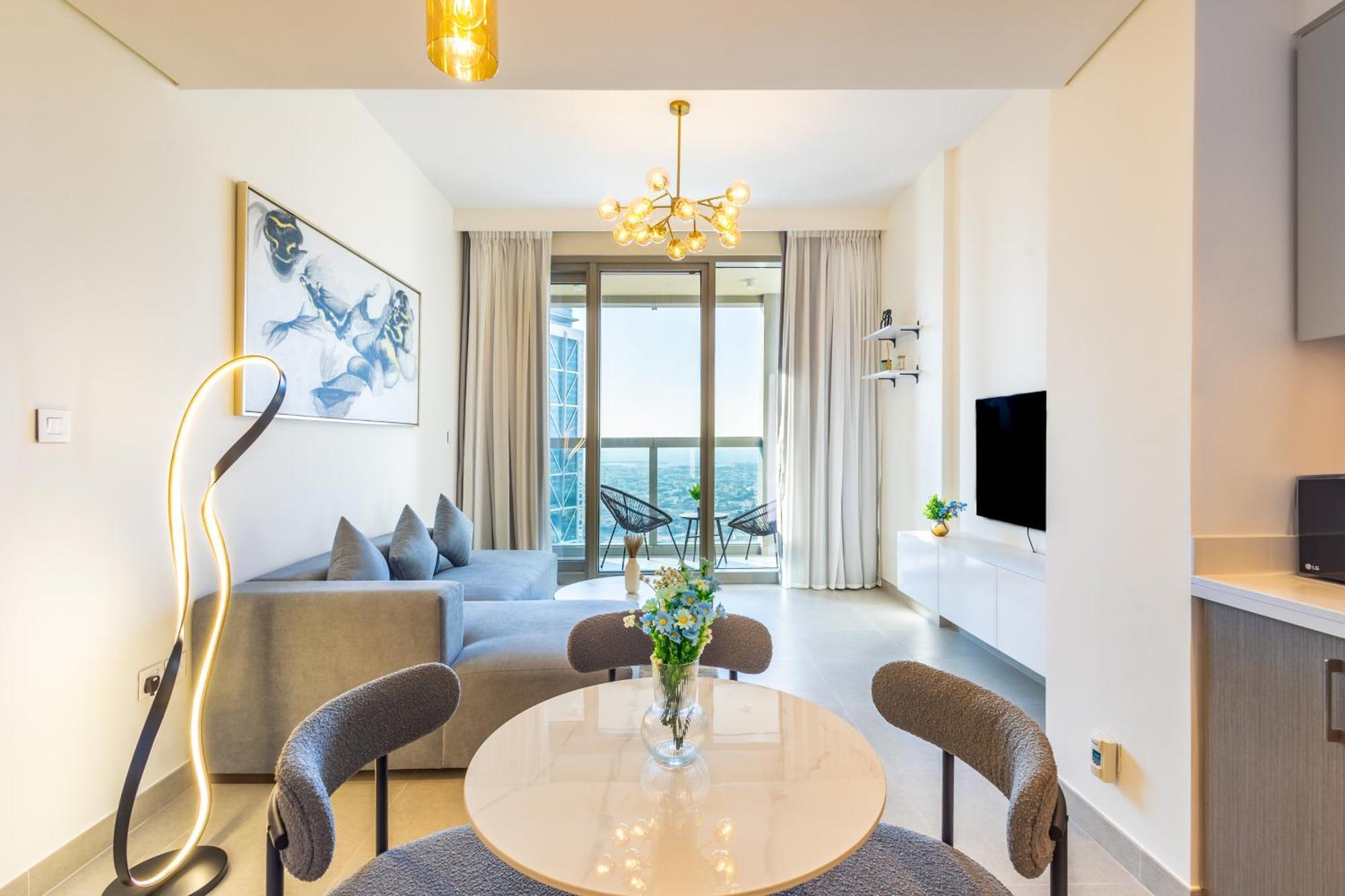 Modern 1 Bedroom With Sea View - Minutes To Mall, Downtown Dubai