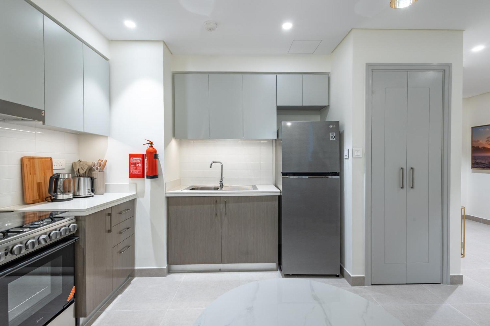 Modern 1 Bedroom With Sea View - Minutes To Mall, Downtown * Dubai